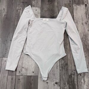 Aritzia Babaton Medium Contour Square Neck Bodysuit Light Gray Sculpt